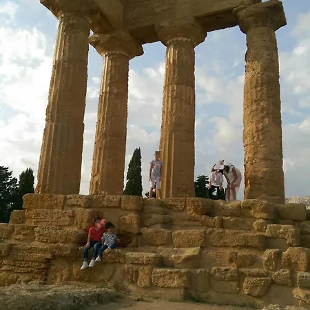 Apartment Dimora Garibaldi & *